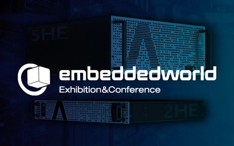 Servidor industrial AKHET en el centro de datos periférico