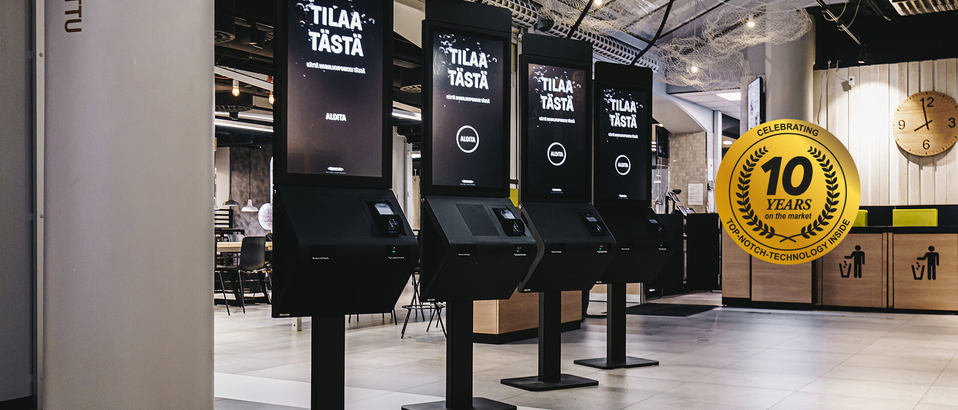 POLYTOUCH PASSPORT 32 10.º aniversario: terminal modular de autoservicio de 32 pulgadas de Pyramid Computer